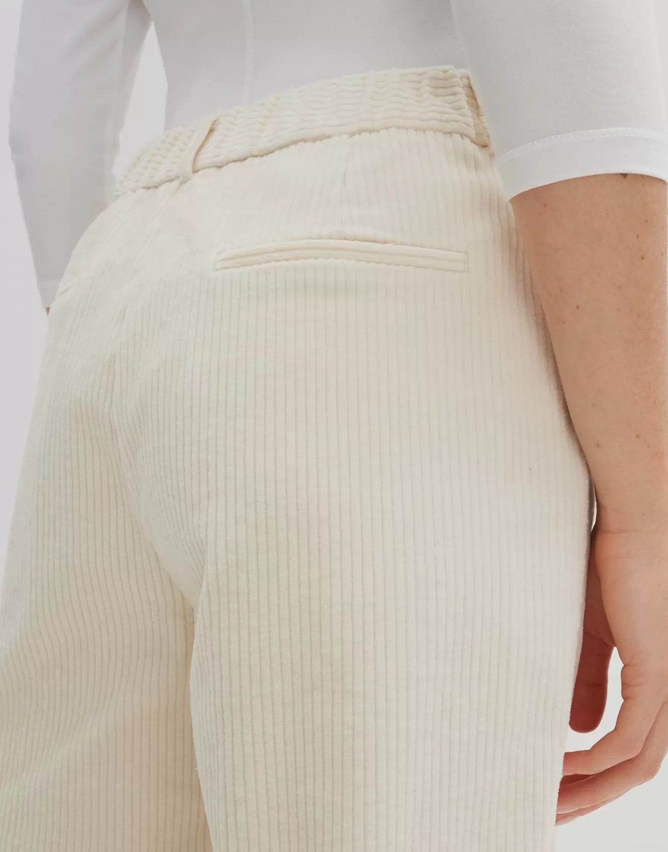 cordhose_cisilia_corduroy_wei_online_bestellen_5.webp OPUS Cordhose Cisilia Corduroy Weiß Online Bestellen^Damen Hosen